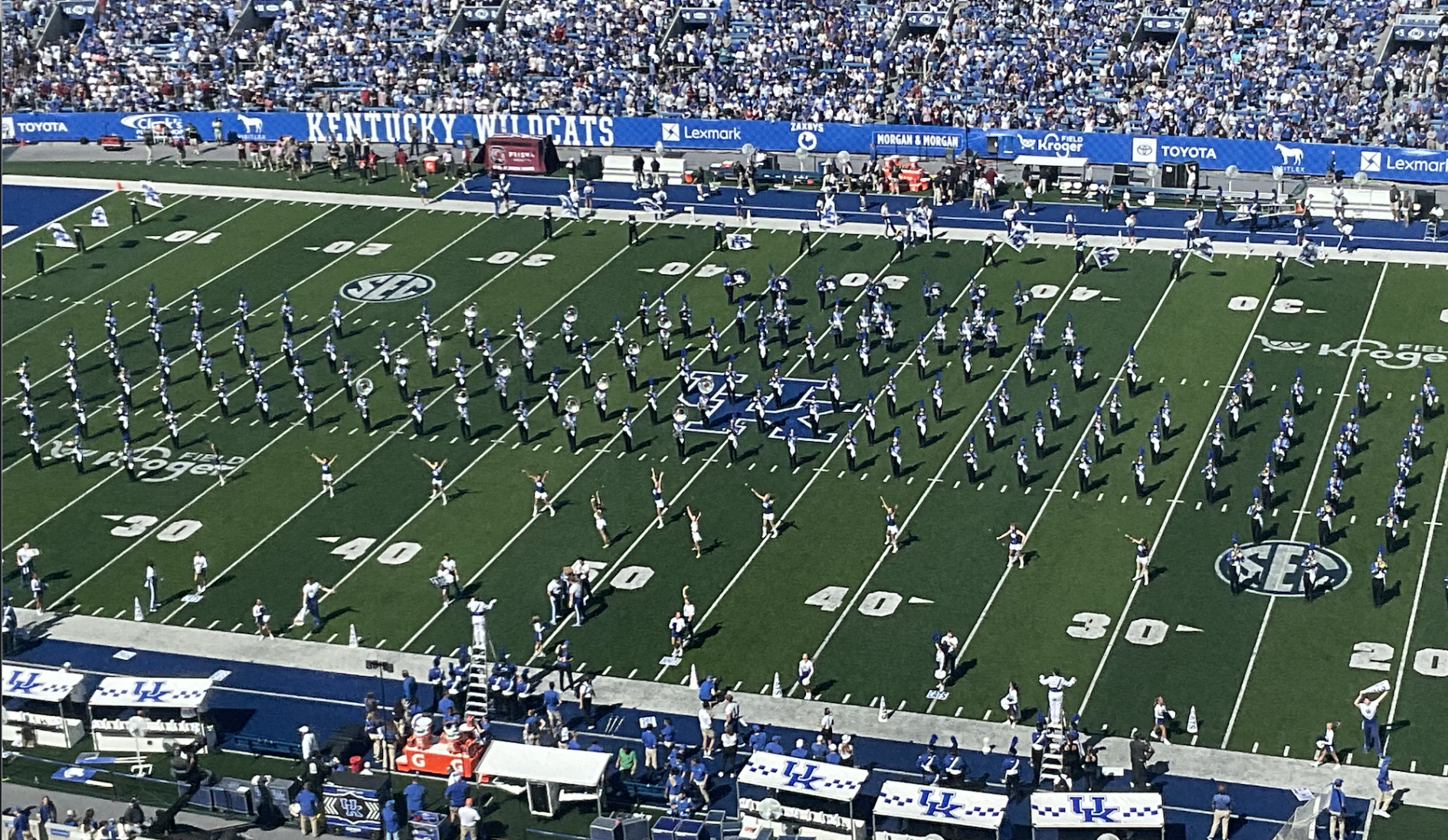 BOZICH | Kentucky offense no-shows in 31-6 loss to South Carolina